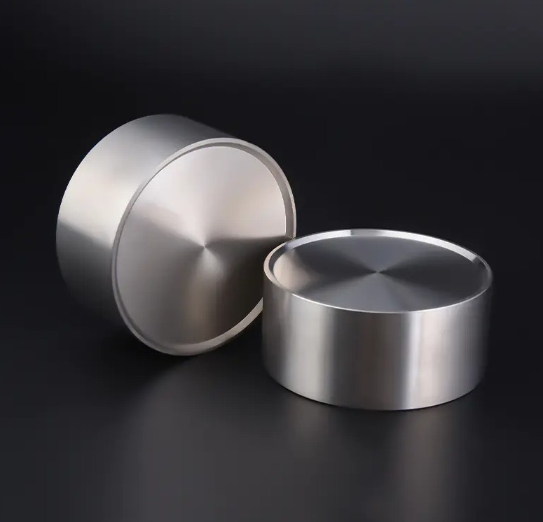 O que torna o Titanium alvo o facilitador crítico da fabricação de filmes finos de próxima geração?